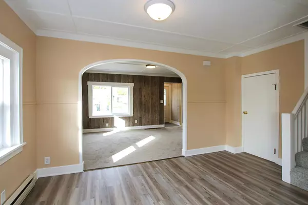 Hutchinson, MN 55350,533 Huron ST SE