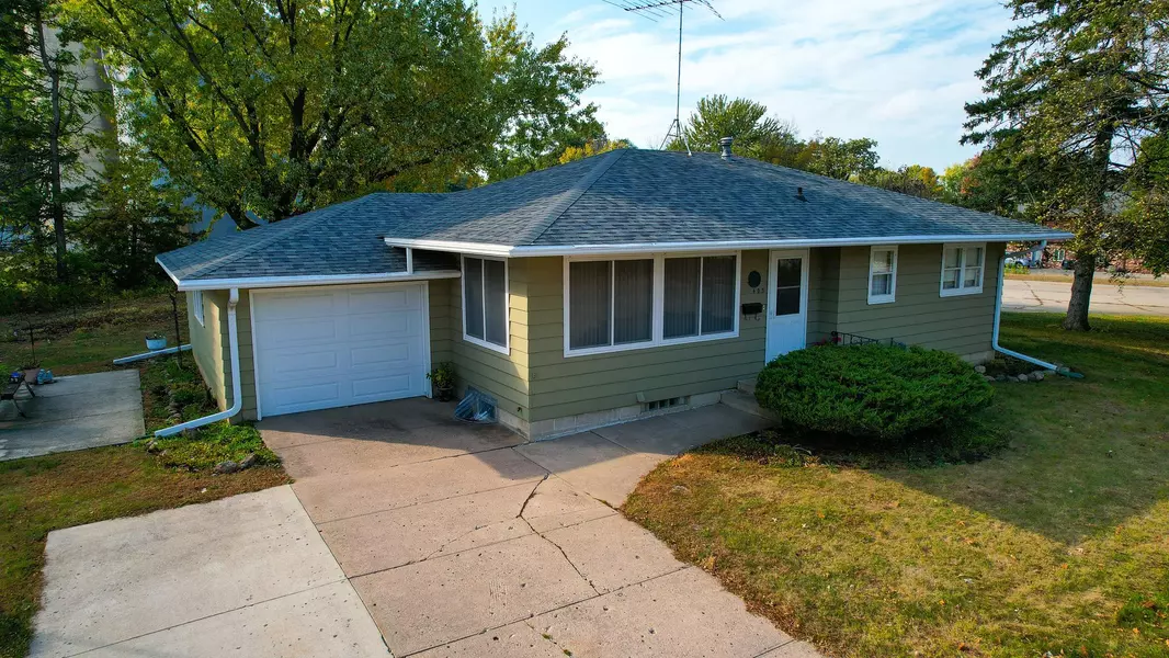 403 N Lake ST, Lake Mills, IA 50450