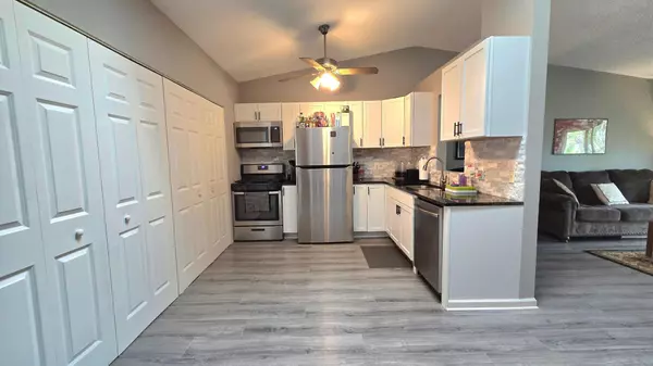 Saint Paul, MN 55119,2063 N Park DR #6