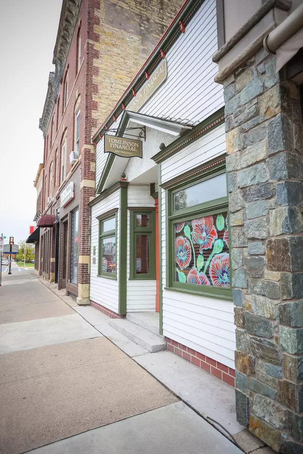 119 S Main ST, River Falls, WI 54022