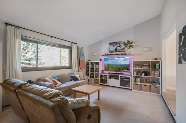 Fridley, MN 55432,6181 Benjamin ST NE