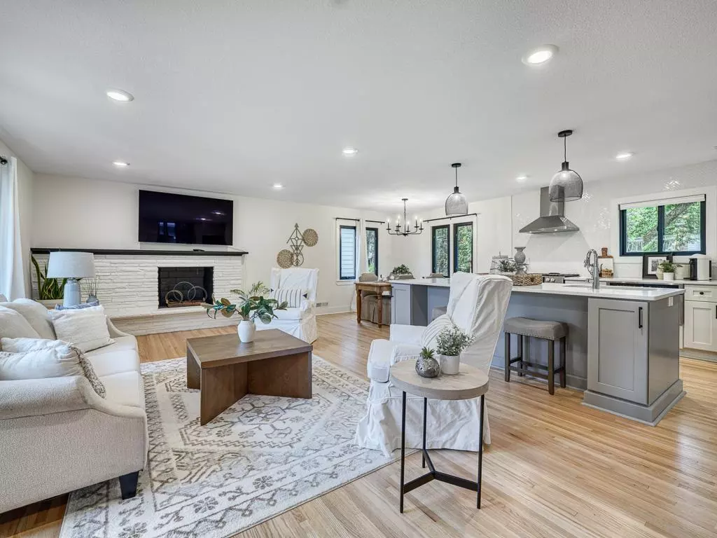 Edina, MN 55435,4909 Trillium LN