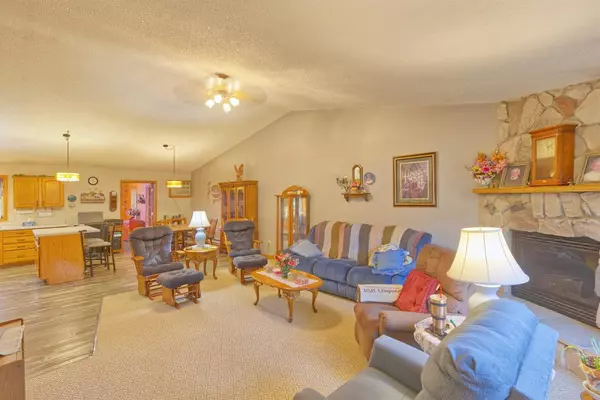 Winsted, MN 55395,212 Linden AVE W