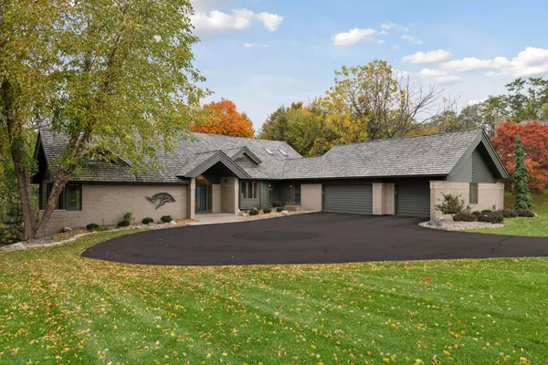 Shorewood, MN 55331,5880 Boulder Bridge LN