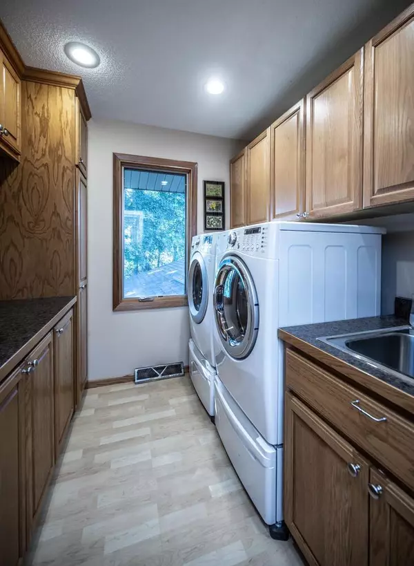 Burnsville, MN 55306,15505 Logarto LN