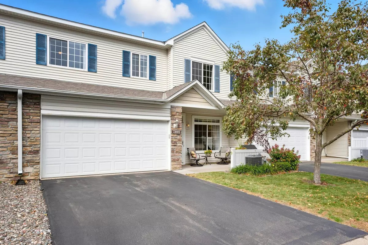 Maplewood, MN 55117,739 Maple Hills DR #H