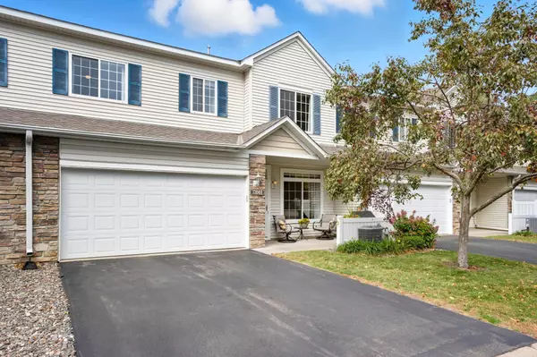 739 Maple Hills DR #H, Maplewood, MN 55117