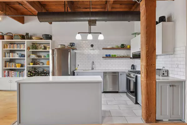 Minneapolis, MN 55401,716 N 1st ST #536