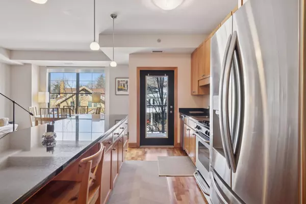 Minneapolis, MN 55403,317 Groveland AVE #300