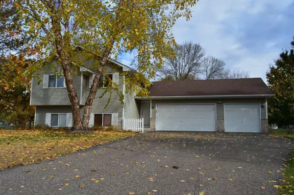 6110 262nd ST, Wyoming, MN 55092