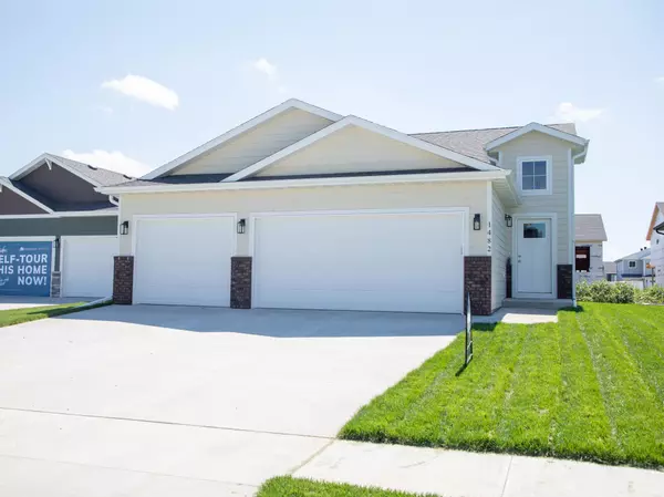 1482 66th AVE S, Fargo, ND 58104