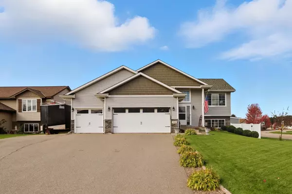 441 Charles LN, Somerset, WI 54025