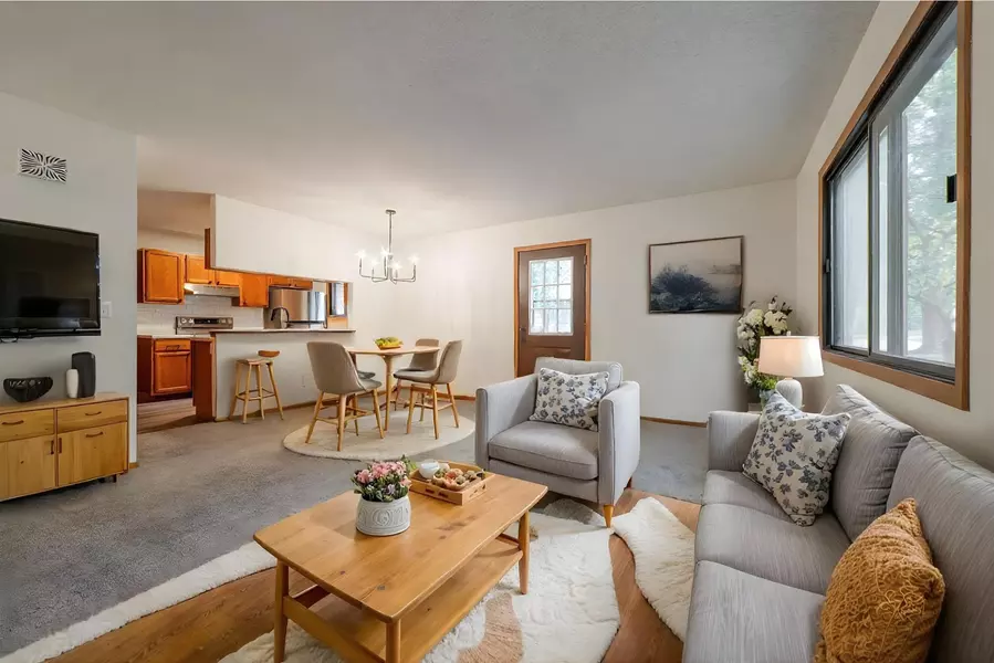 1281 Greenbriar CT #5, White Bear Twp, MN 55110