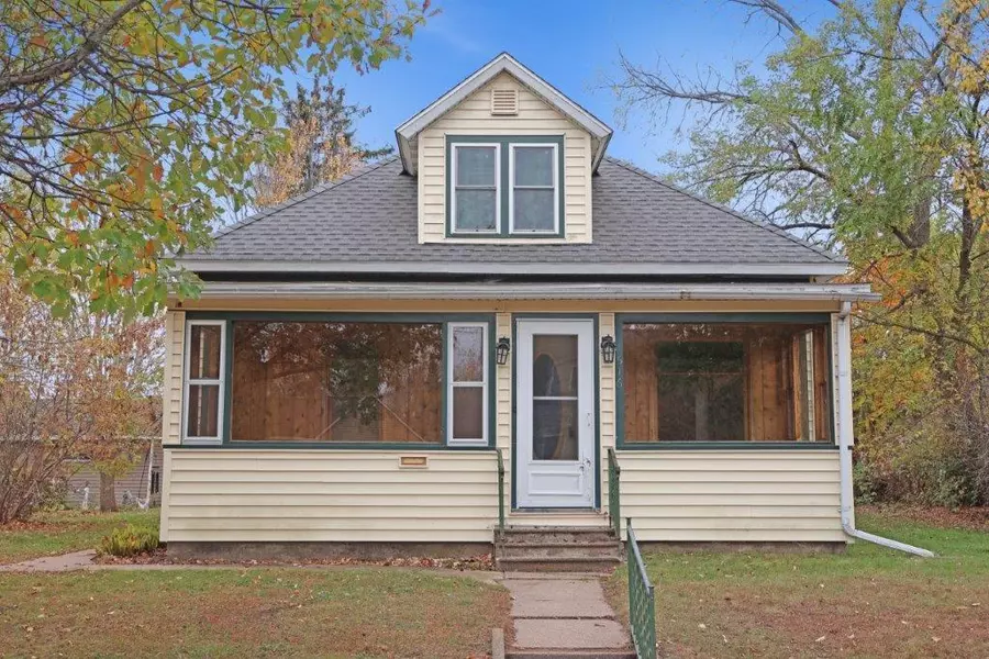 516 Lake AVE E, Ladysmith, WI 54848