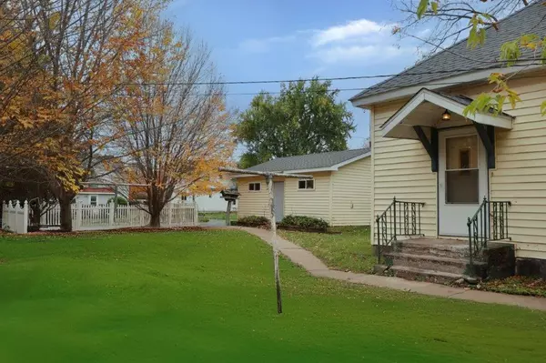 Ladysmith, WI 54848,516 Lake AVE E