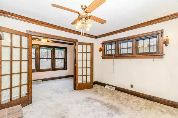 Saint Paul, MN 55106,945 Margaret ST