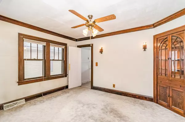 Saint Paul, MN 55106,945 Margaret ST