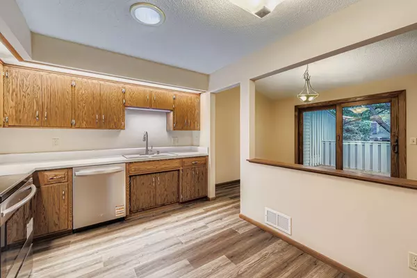 Bloomington, MN 55437,5509 Hyland Courts DR