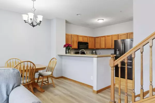 Chaska, MN 55318,1976 Clover Ridge DR