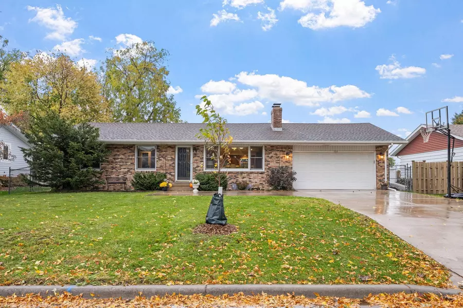 737 McCallum DR, New Brighton, MN 55112