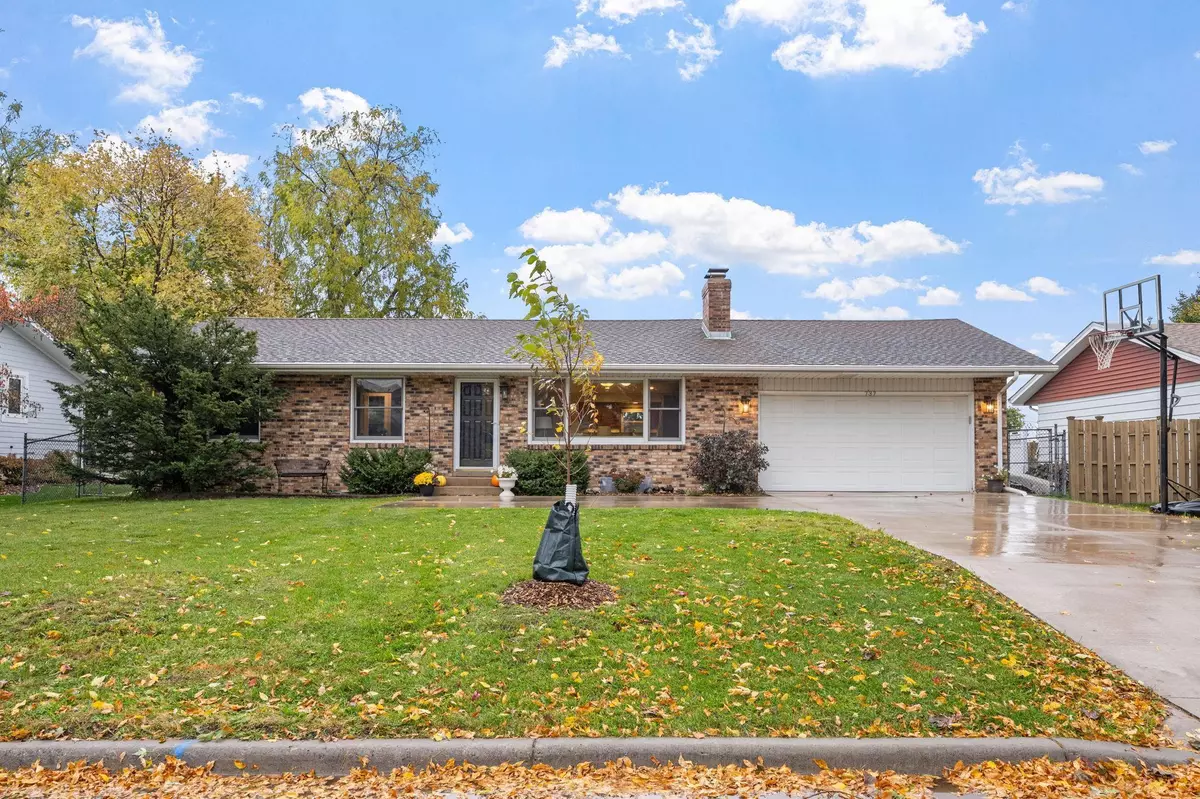 New Brighton, MN 55112,737 McCallum DR