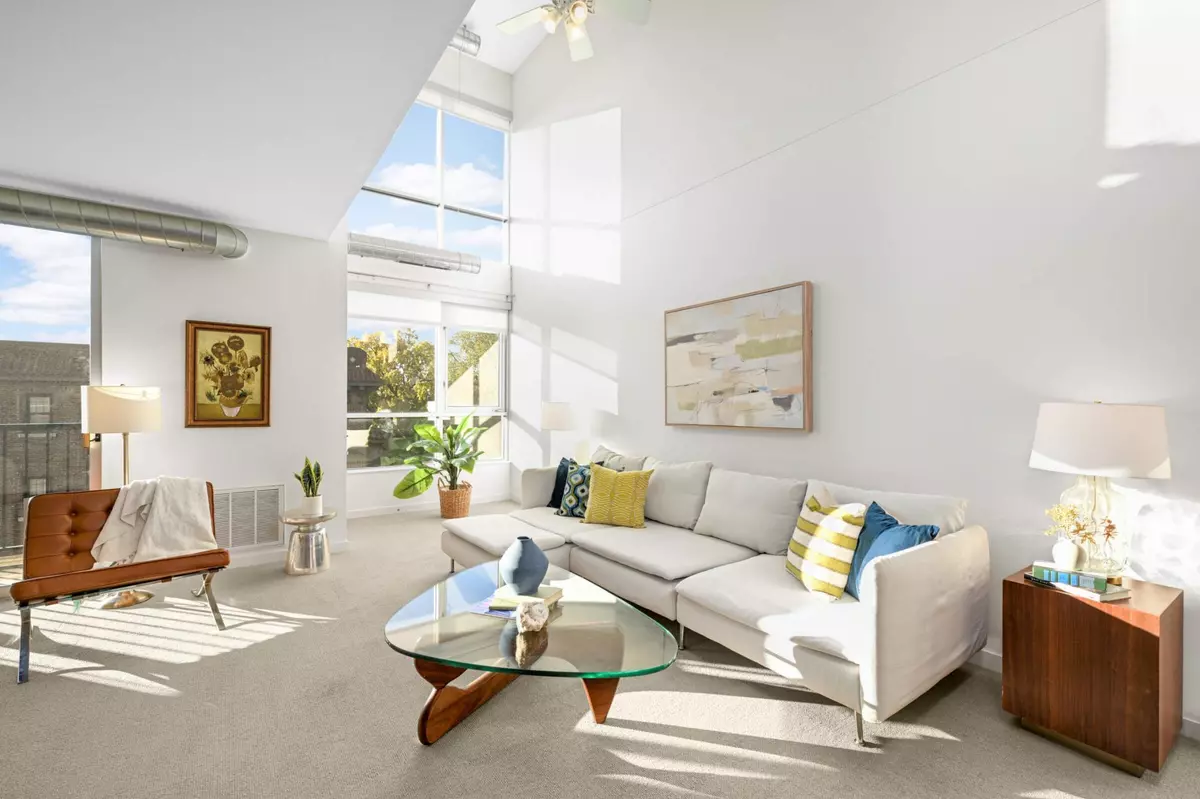 Minneapolis, MN 55404,1829 3rd AVE S #215