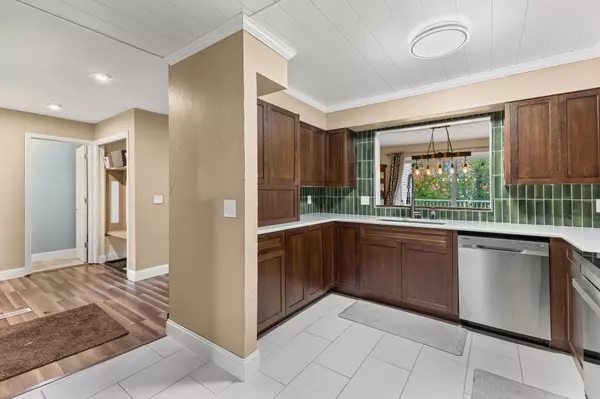 Eden Prairie, MN 55344,8845 Basswood RD