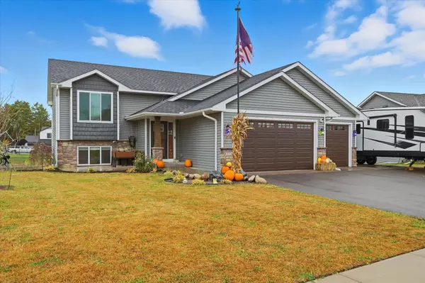 North Branch, MN 55056,8222 Hummingbird LN