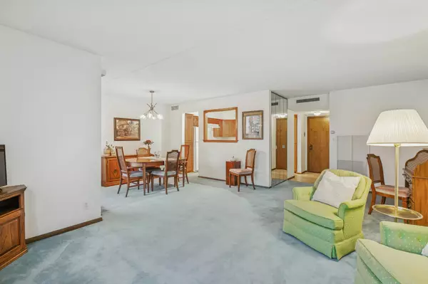 Edina, MN 55435,7200 York AVE S #503