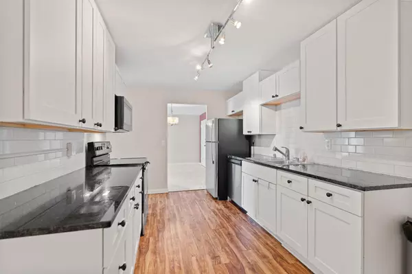 Edina, MN 55435,6450 York AVE S #308