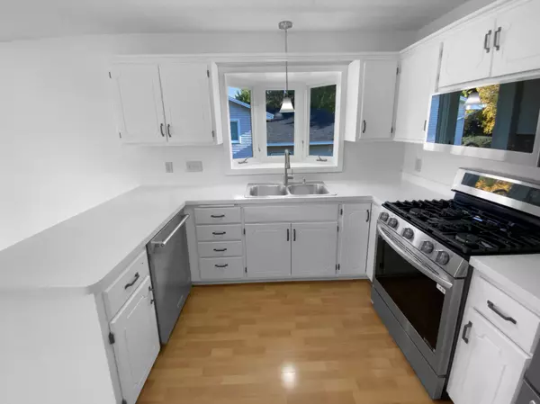 Apple Valley, MN 55124,5657 144th ST W