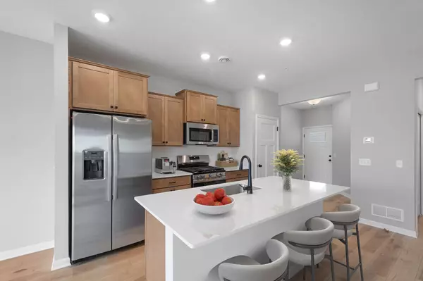 10314 Birchwood CIR, Victoria, MN 55318