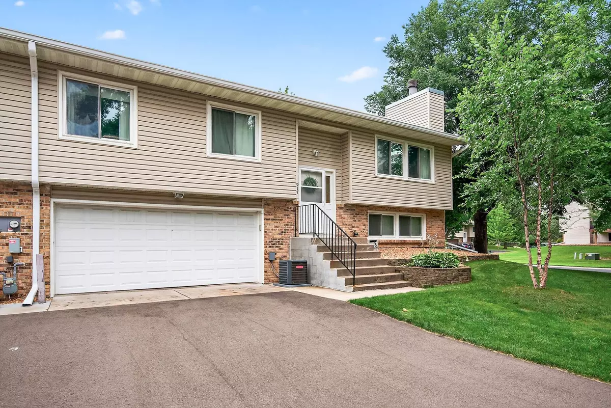 Blaine, MN 55434,917 94th AVE NE