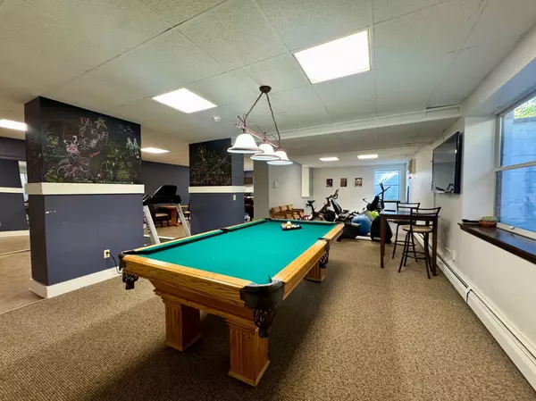 Minneapolis, MN 55416,3150 Excelsior Blvd #211