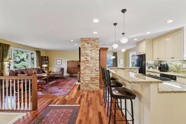 Excelsior, MN 55331,220 Monroe AVE