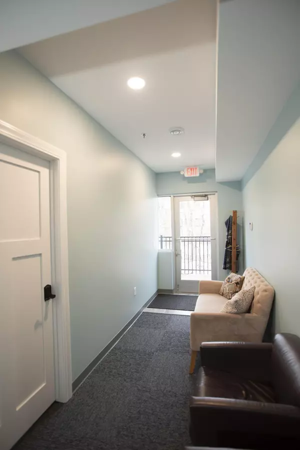 3803 Silver Lake RD NE #Main and Lower A, Saint Anthony, MN 55421