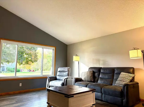 Oakdale, MN 55128,7436 Upper 26th ST N