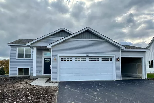 823 Erickson LN, Buffalo, MN 55313