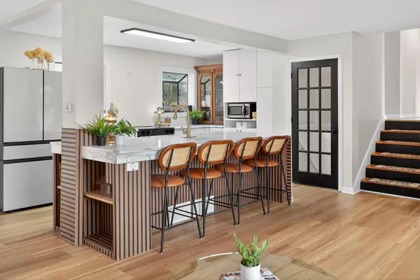 Minnetonka, MN 55305,11300 Friar LN