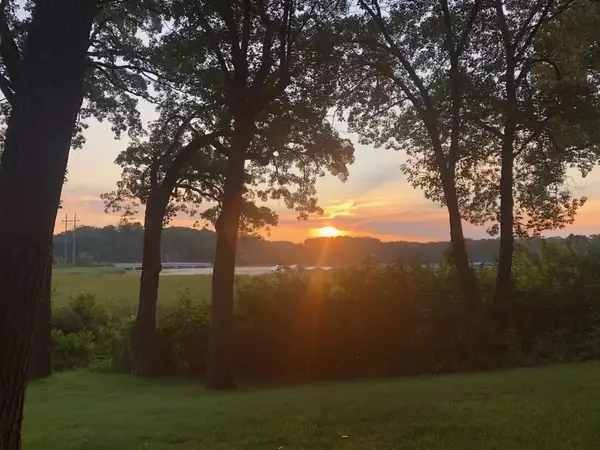 Deephaven, MN 55331,19900 Cottagewood RD