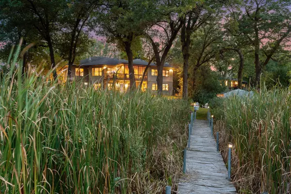 Deephaven, MN 55331,19900 Cottagewood RD