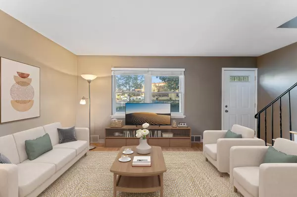 Saint Paul, MN 55116,2046 Montreal AVE