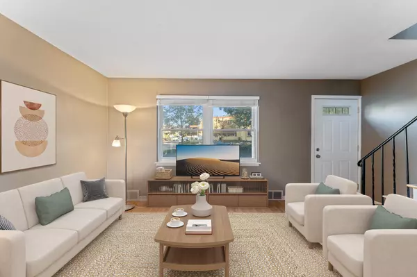 Saint Paul, MN 55116,2046 Montreal AVE