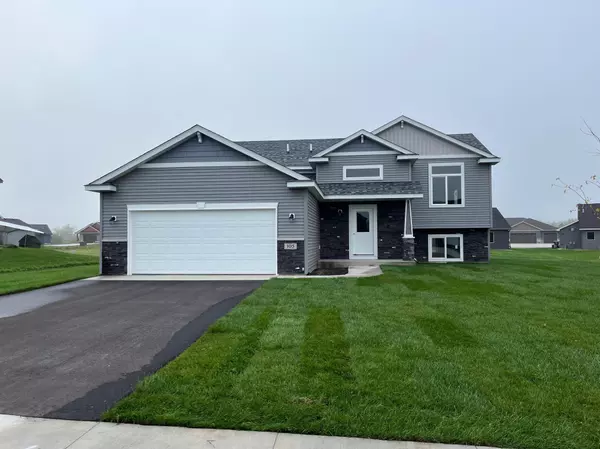 1804 Oak Pond DR NW, Sauk Rapids, MN 56379