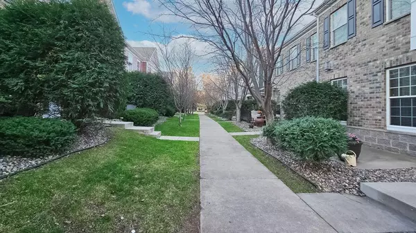 Apple Valley, MN 55124,15316 Founders LN #304