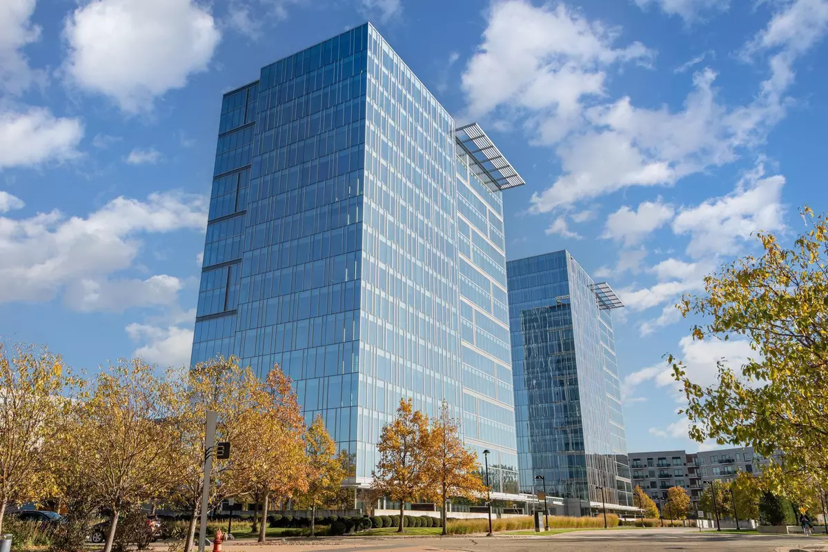 Bloomington, MN 55425,8161 33rd AVE S #606