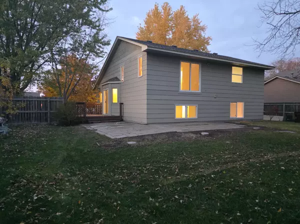 Coon Rapids, MN 55433,3074 121st AVE NW