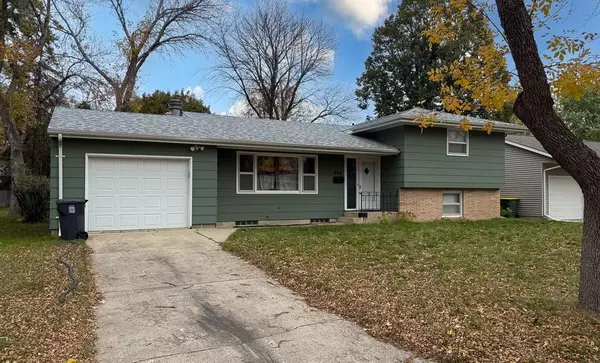 Marshall, MN 56258,406 Kathryn AVE