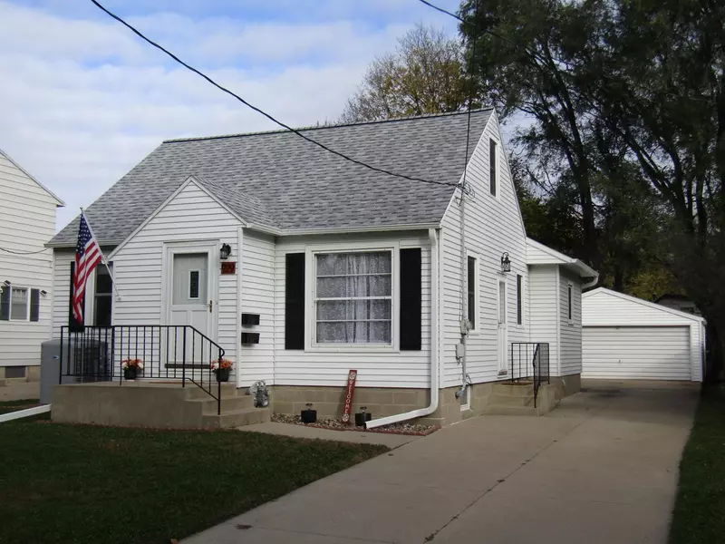 929 10th ST SE, Rochester, MN 55904