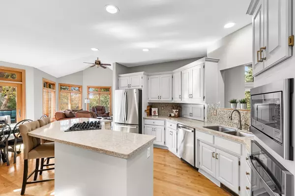 Eden Prairie, MN 55346,7004 Howard LN